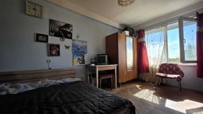 Продаж кімнати 22 м² комунальної квартири вул. Світлицького,