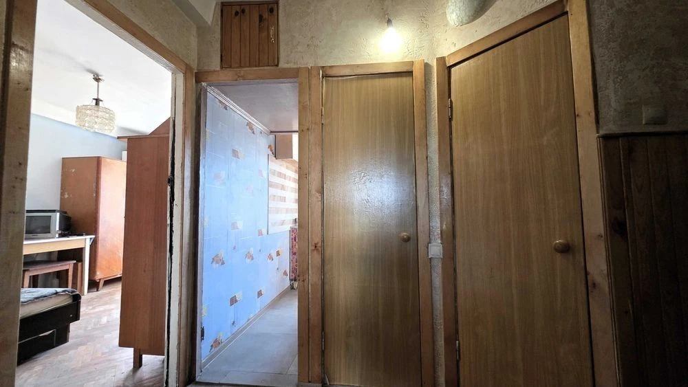 Продаж кімнати 22 м² комунальної квартири вул. Світлицького,