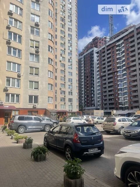 Sale of 3-room apartment 99.8 sq. m on Valeriy Lobanovskyi Ave.