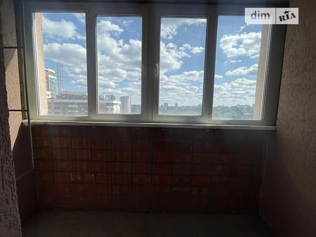 Sale of 3-room apartment 99.8 sq. m on Valeriy Lobanovskyi Ave.