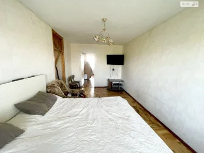 For sale Apartment Oleksandrivskyi (Zhovtnevyi)