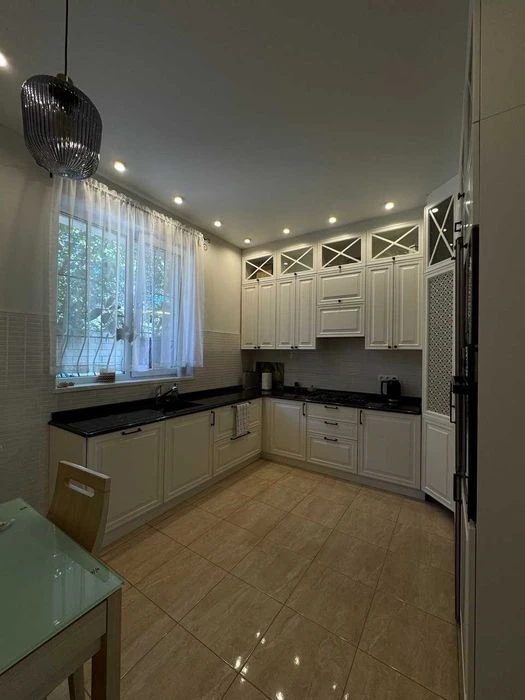 Cozy compact house district 10st. B. Fontana / Vuzovsky