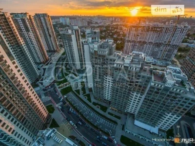 Sale of 3-room apartment 118 sq. m on Andriy Verkhoglyada St. 1-20A