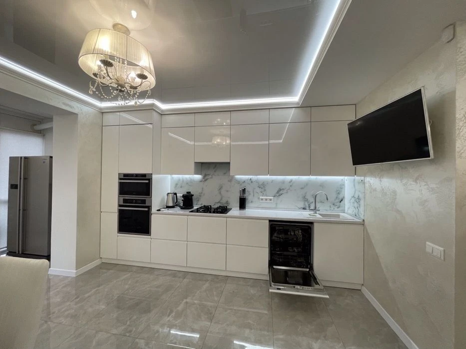 For sale 2 rooms. 77m2. Atlant residential complex ul. Antonovicha, 36