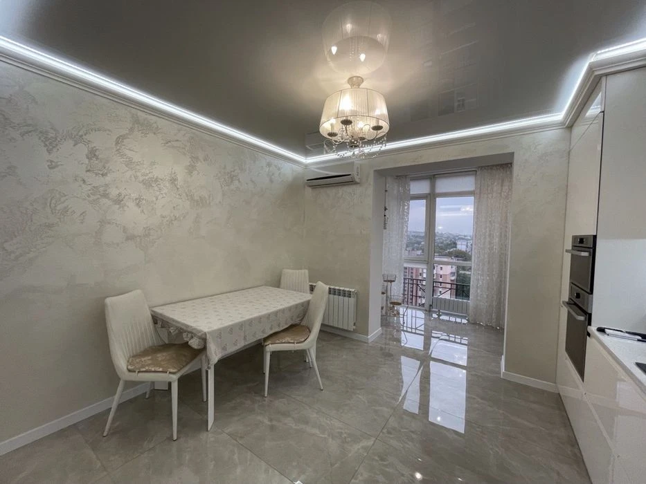 For sale 2 rooms. 77m2. Atlant residential complex ul. Antonovicha, 36