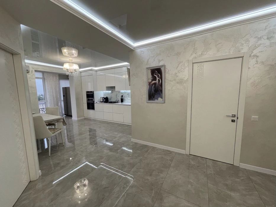 For sale 2 rooms. 77m2. Atlant residential complex ul. Antonovicha, 36