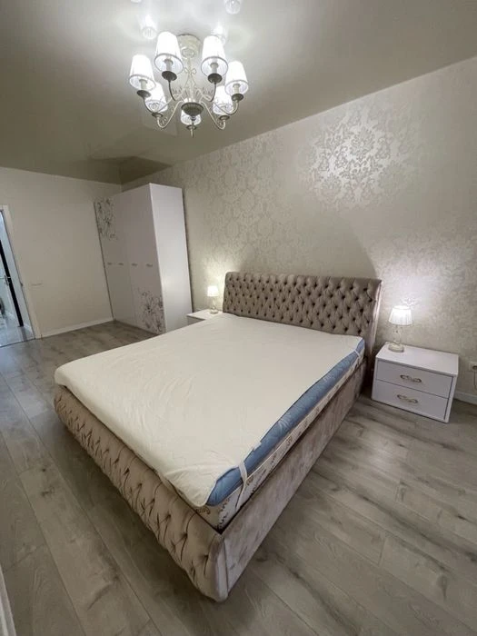 For sale 2 rooms. 77m2. Atlant residential complex ul. Antonovicha, 36