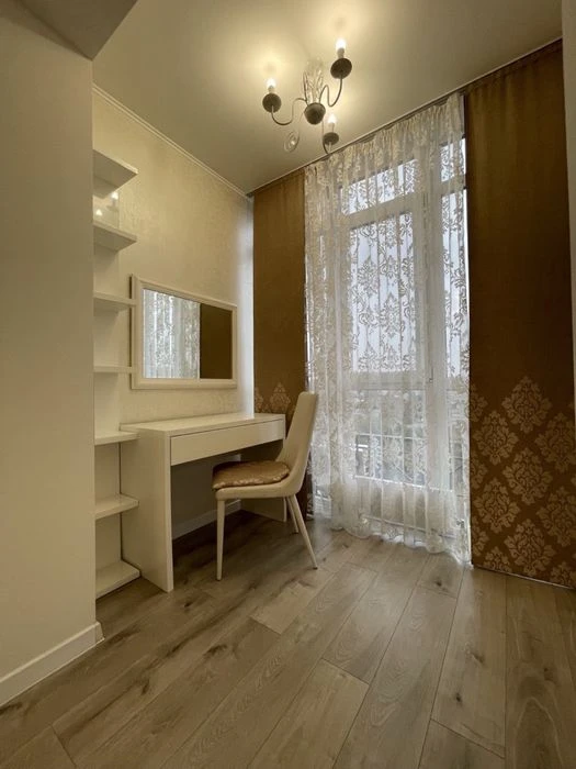 For sale 2 rooms. 77m2. Atlant residential complex ul. Antonovicha, 36