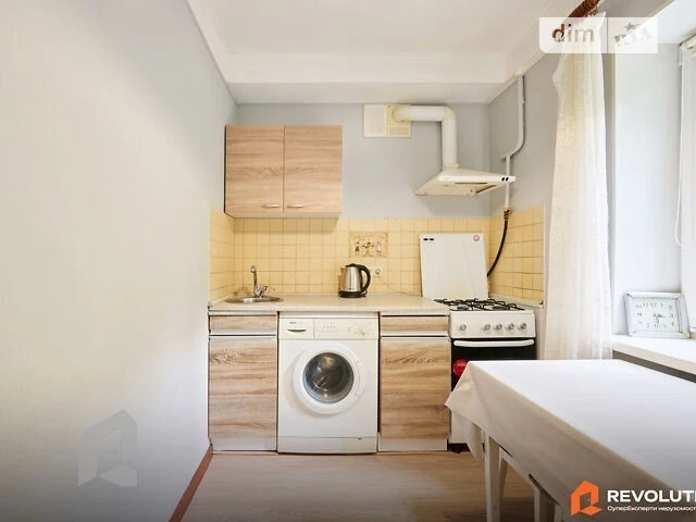 Sale of 2-room apartment 45 sq. m. on Vasylya Domanytskoho str. 10 •