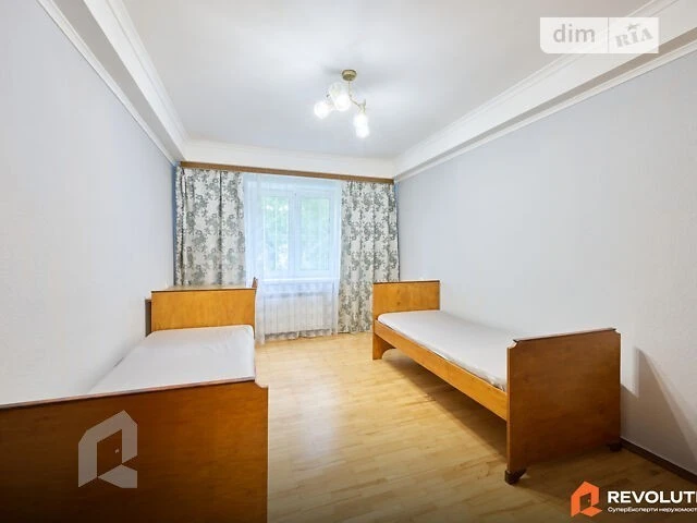 Sale of 2-room apartment 45 sq. m. on Vasylya Domanytskoho str. 10 •