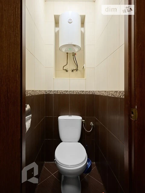 Sale of 2-room apartment 45 sq. m. on Vasylya Domanytskoho str. 10 •