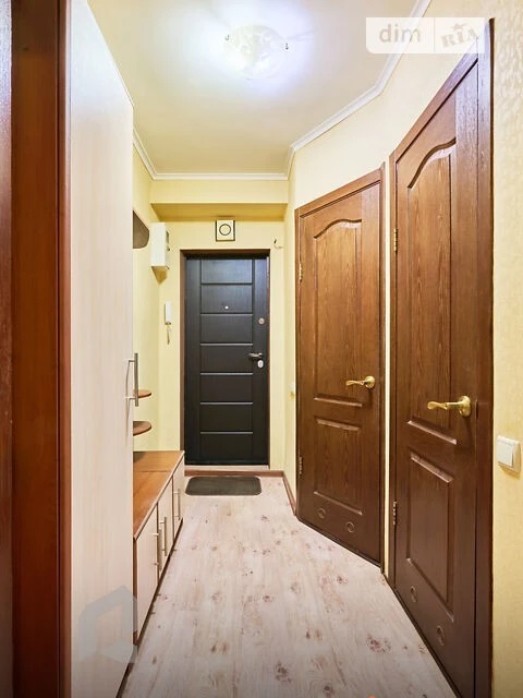Sale of 2-room apartment 45 sq. m. on Vasylya Domanytskoho str. 10 •