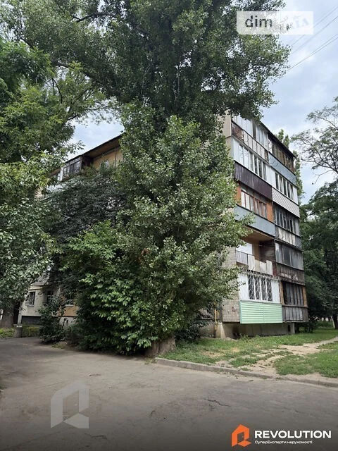 Sale of 2-room apartment 45 sq. m. on Vasylya Domanytskoho str. 10 •