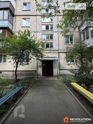 Sale of 2-room apartment 45 sq. m. on Vasylya Domanytskoho str. 10 •