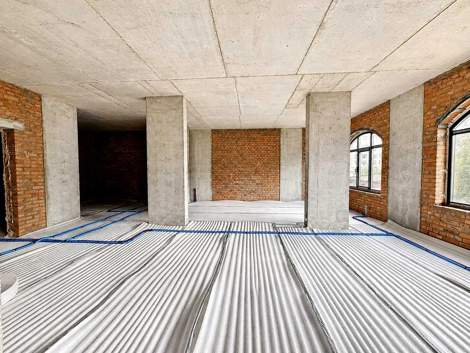 Apartment. Kyiv, Shchekavytska St., (House)