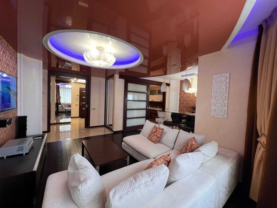 For sale 2-room apartment 82 m², designer renovation, Verkh st.