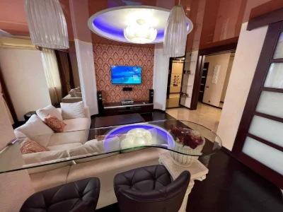 For sale 2-room apartment 82 m², designer renovation, Verkh st.