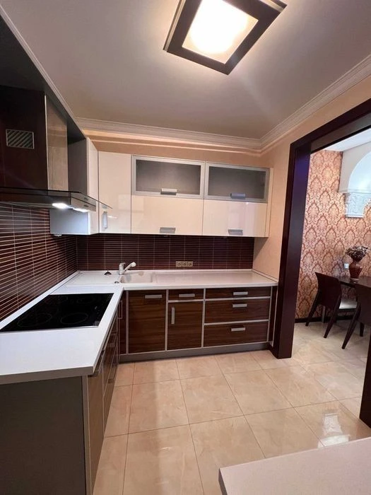 For sale 2-room apartment 82 m², designer renovation, Verkh st.