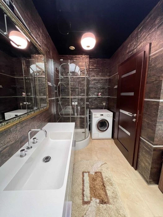 For sale 2-room apartment 82 m², designer renovation, Verkh st.