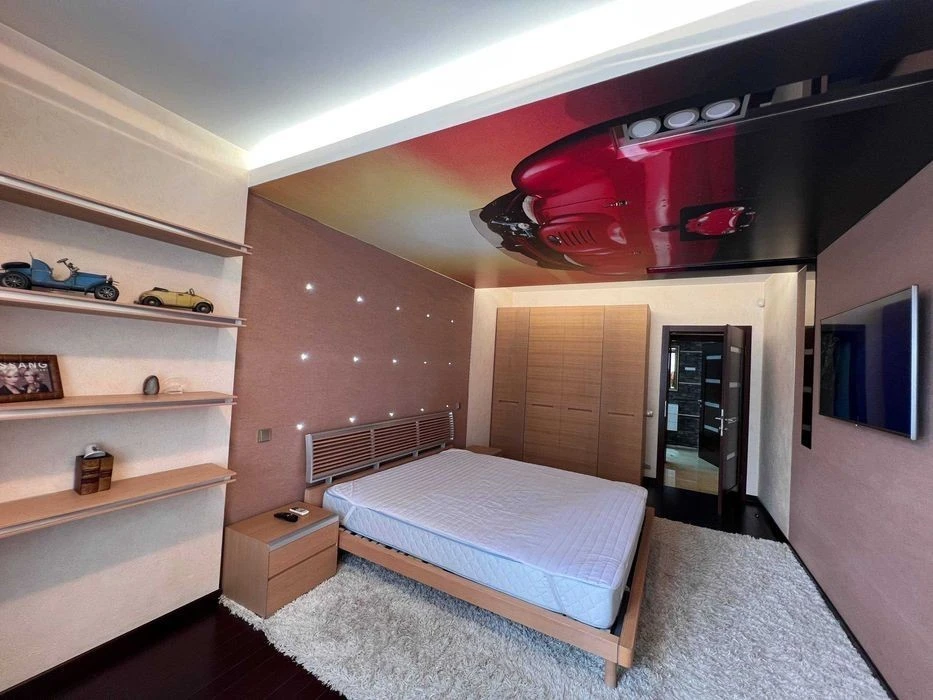 For sale 2-room apartment 82 m², designer renovation, Verkh st.
