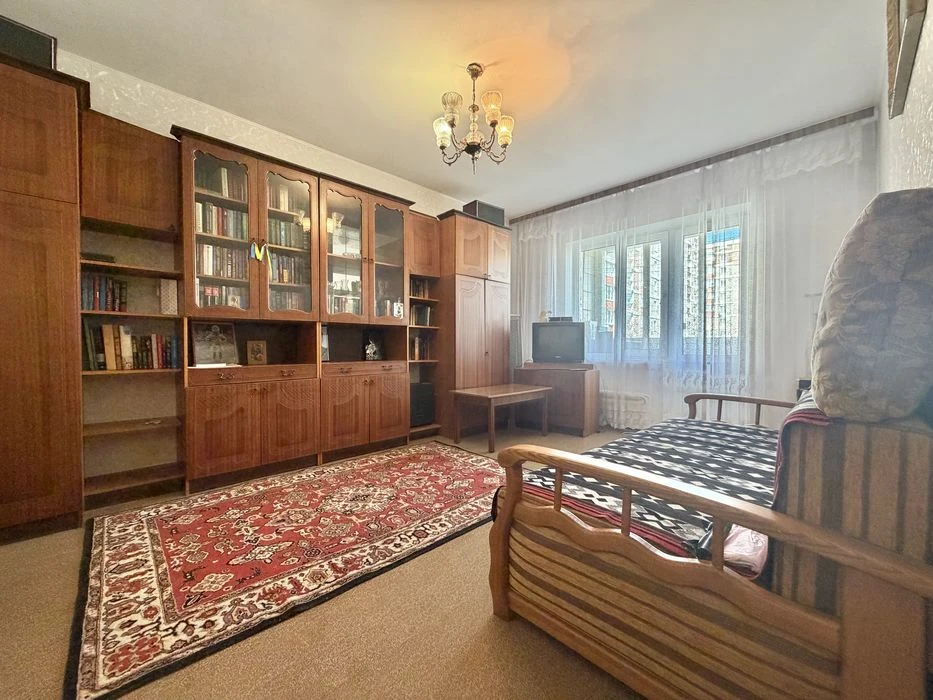 Без комісії. Продаж просторої 3к квартири - 77,5 м² у Деснян