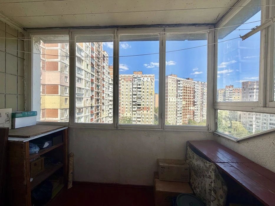 Без комісії. Продаж просторої 3к квартири - 77,5 м² у Деснян