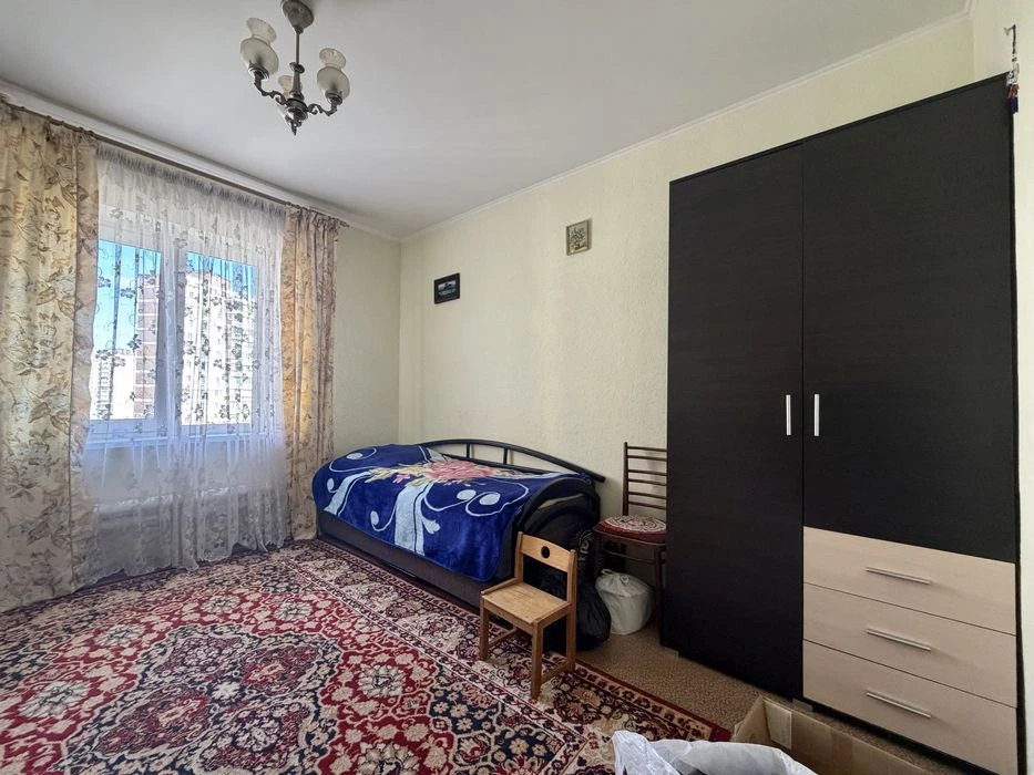 Без комісії. Продаж просторої 3к квартири - 77,5 м² у Деснян
