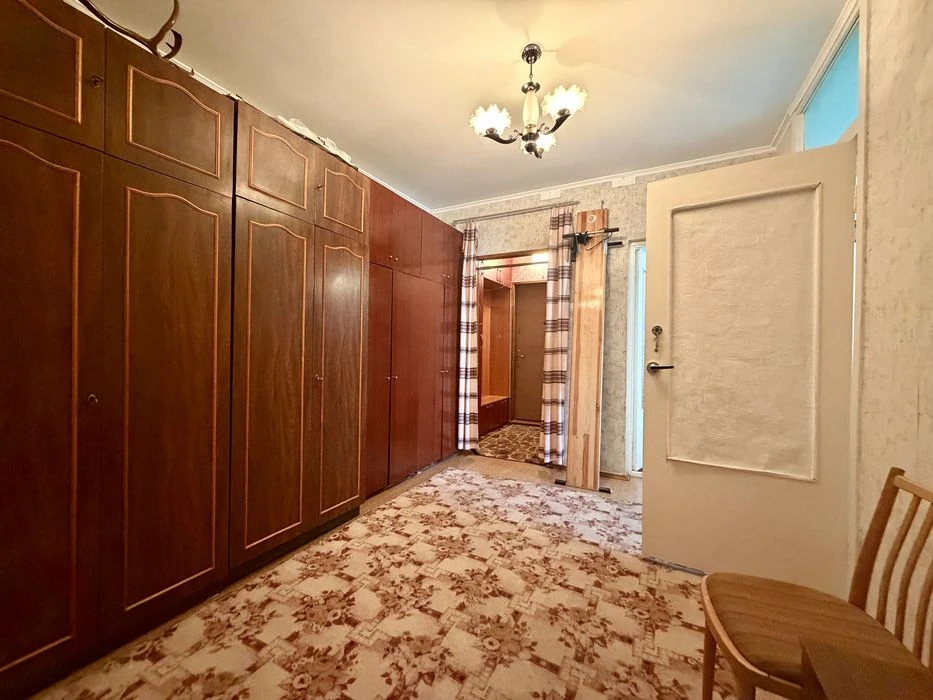 Без комісії. Продаж просторої 3к квартири - 77,5 м² у Деснян