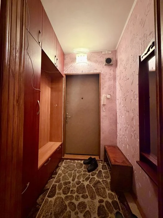 Без комісії. Продаж просторої 3к квартири - 77,5 м² у Деснян
