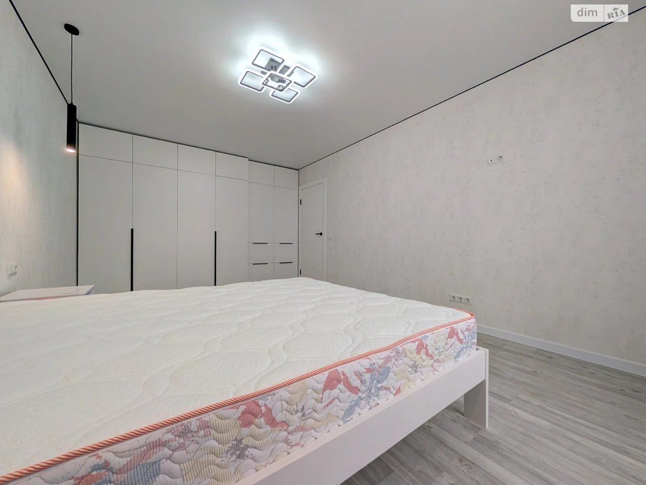 Продаж Квартира Масани