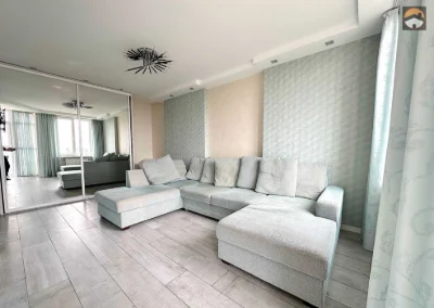 Selling a 1-room apartment in the Yuvileyny residential complex with renovation and furniture