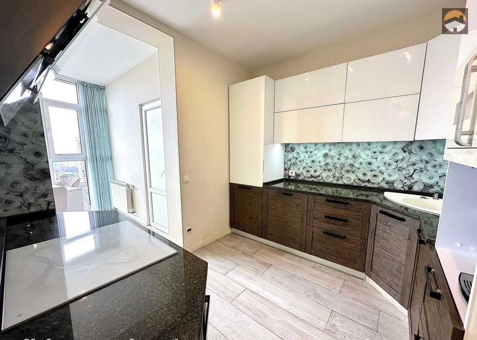 Selling a 1-room apartment in the Yuvileyny residential complex with renovation and furniture