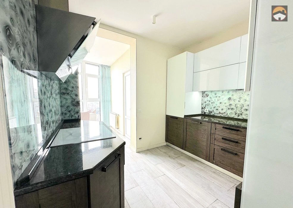 Selling a 1-room apartment in the Yuvileyny residential complex with renovation and furniture
