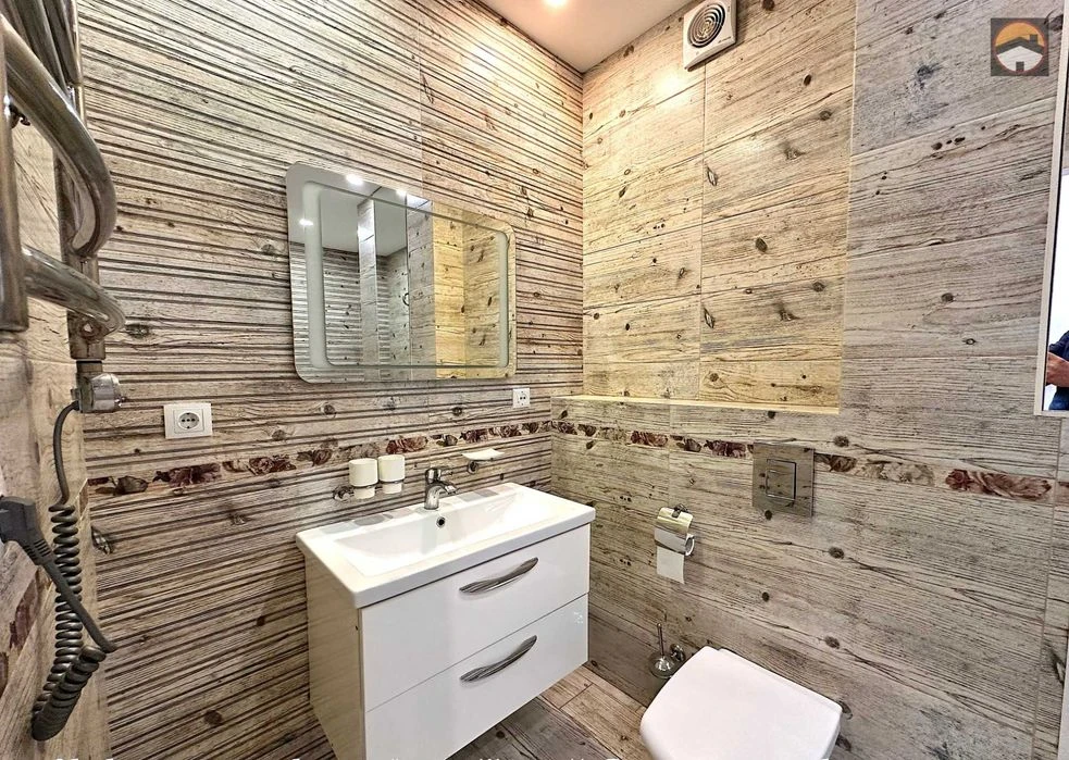 Selling a 1-room apartment in the Yuvileyny residential complex with renovation and furniture
