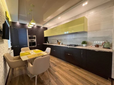 Selling a luxurious new 2-bedroom apartment, 95 sq.m., Pobedy residential complex. Alex