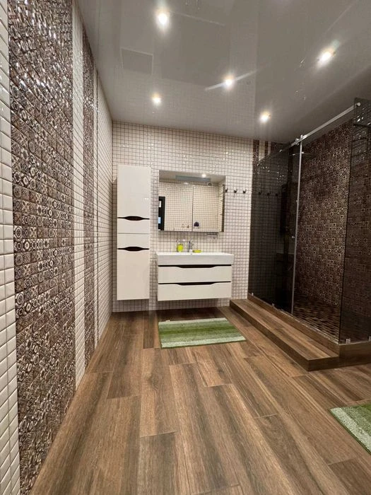 Selling a luxurious new 2-bedroom apartment, 95 sq.m., Pobedy residential complex. Alex