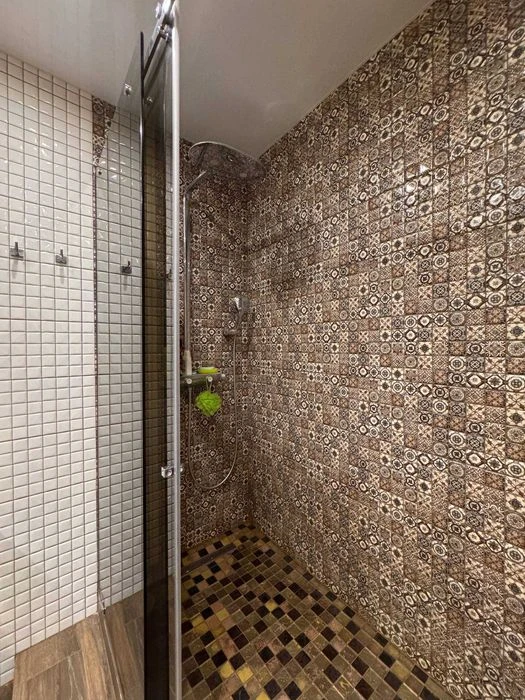Selling a luxurious new 2-bedroom apartment, 95 sq.m., Pobedy residential complex. Alex