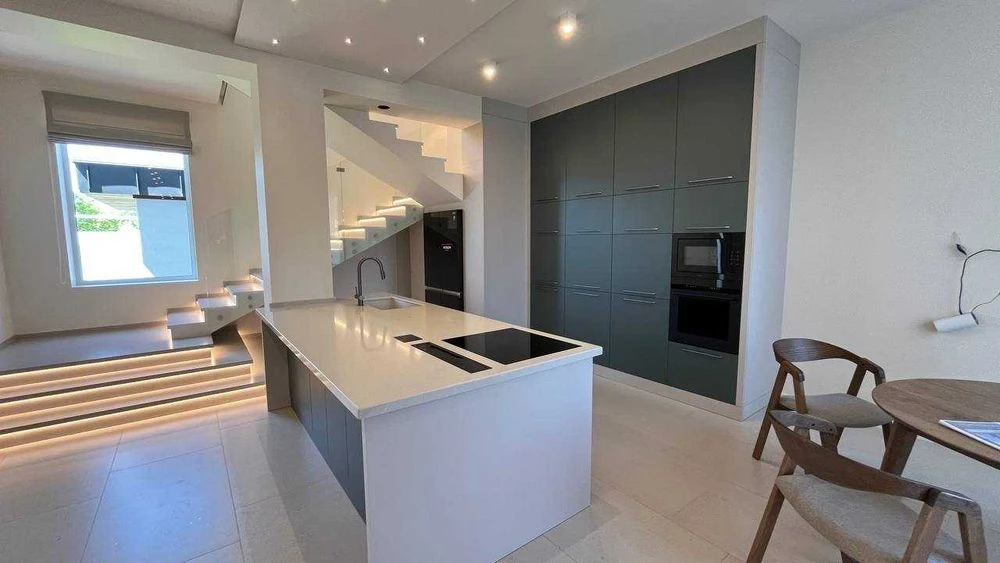 House for sale in Sauvignon.