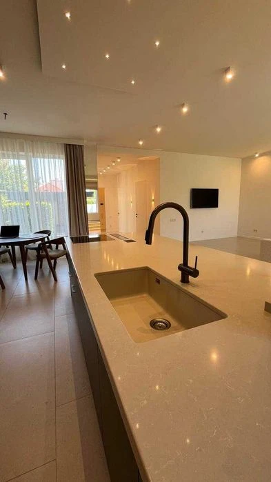 House for sale in Sauvignon.