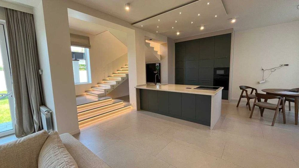 House for sale in Sauvignon.