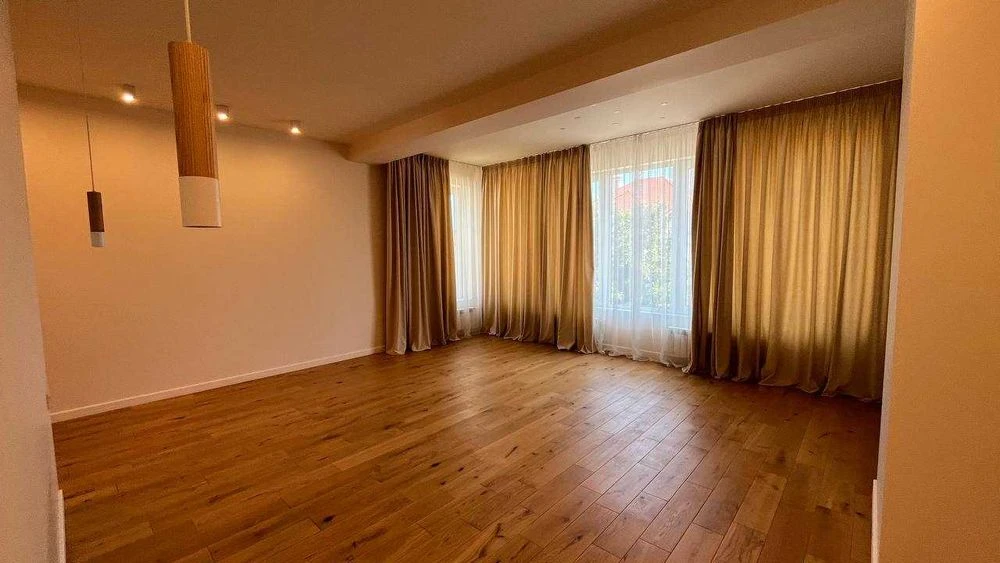 House for sale in Sauvignon.