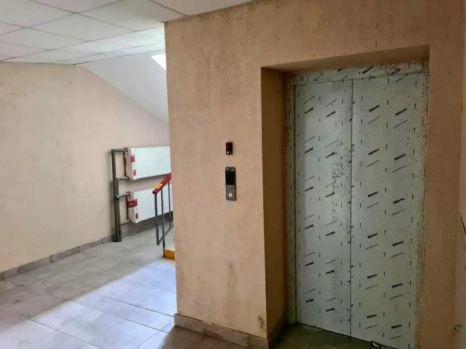 Apartment. Kharkiv, Myru St.