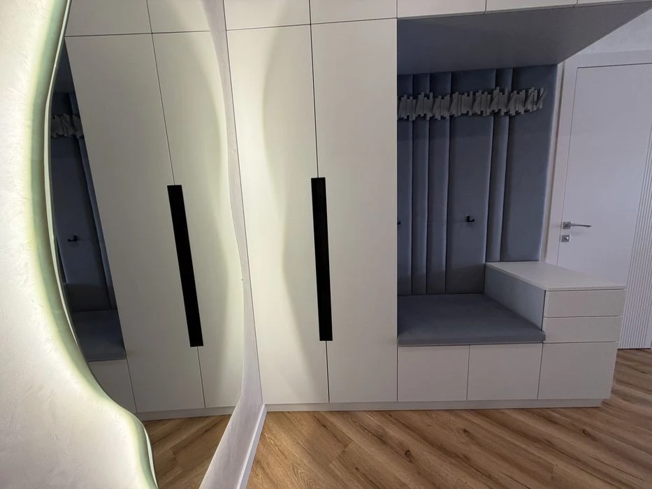 For sale, 3-room apartment in White lines 102 residential complex