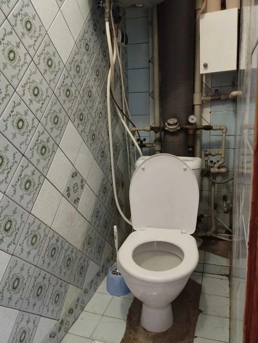 Metro Kholodnaya Gora for sale 2-room apartment.