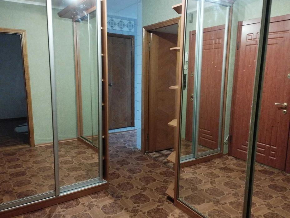 Metro Kholodnaya Gora for sale 2-room apartment.
