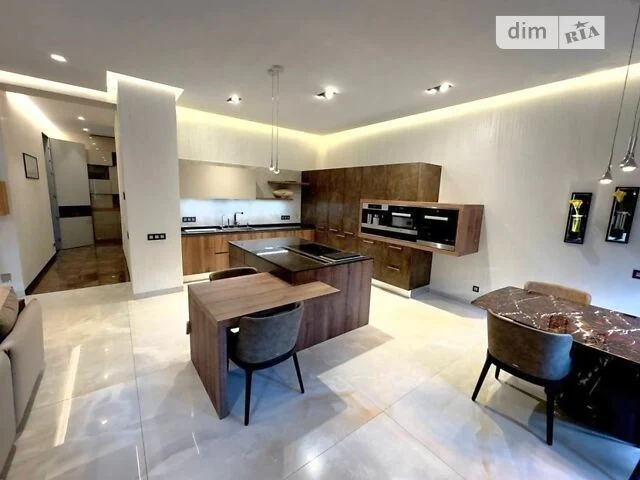Apartment for sale 155 sq. m. with high-quality renovation and furniture in Zh