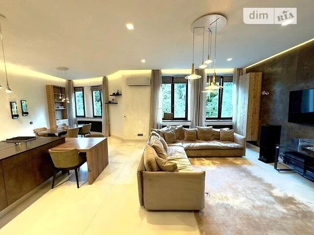 Apartment for sale 155 sq. m. with high-quality renovation and furniture in Zh