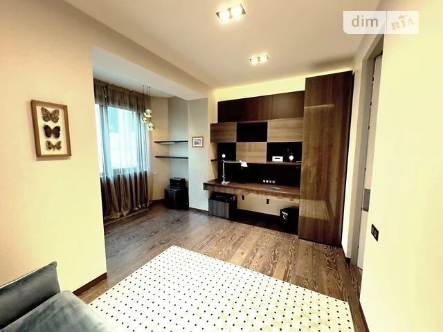 Apartment for sale 155 sq. m. with high-quality renovation and furniture in Zh
