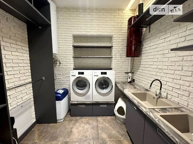 Apartment for sale 155 sq. m. with high-quality renovation and furniture in Zh