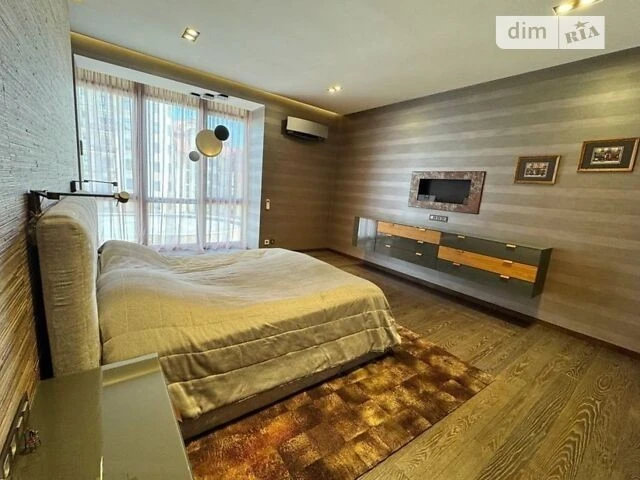 Apartment for sale 155 sq. m. with high-quality renovation and furniture in Zh
